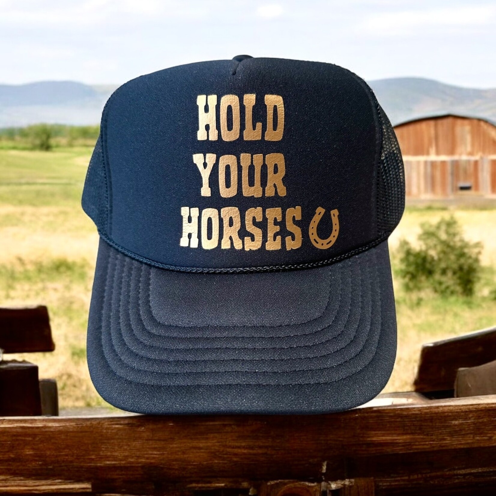 Après Babe Hold Your Horses w/Horseshoe