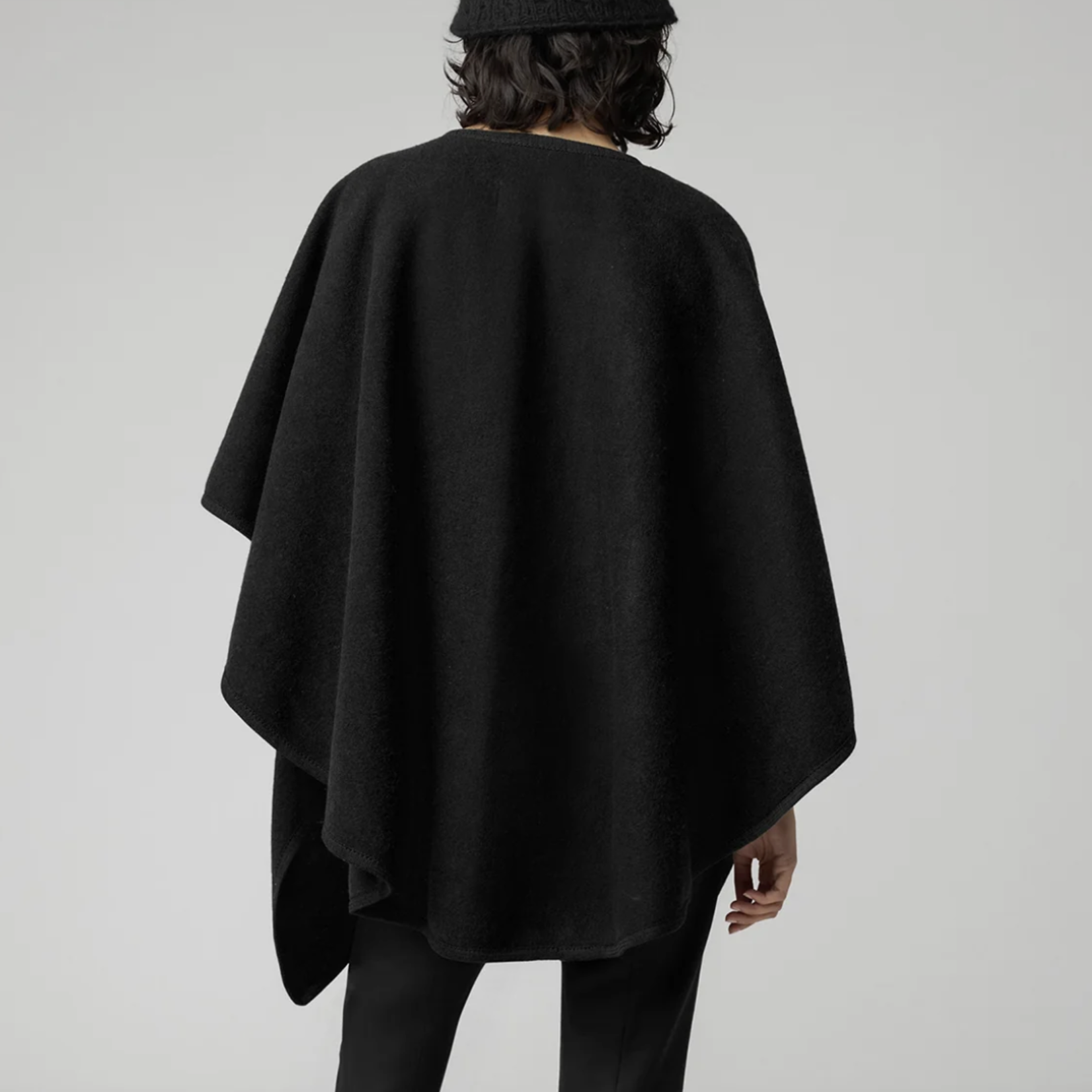 SOIA & KYO Knitted Wrap With Loop
