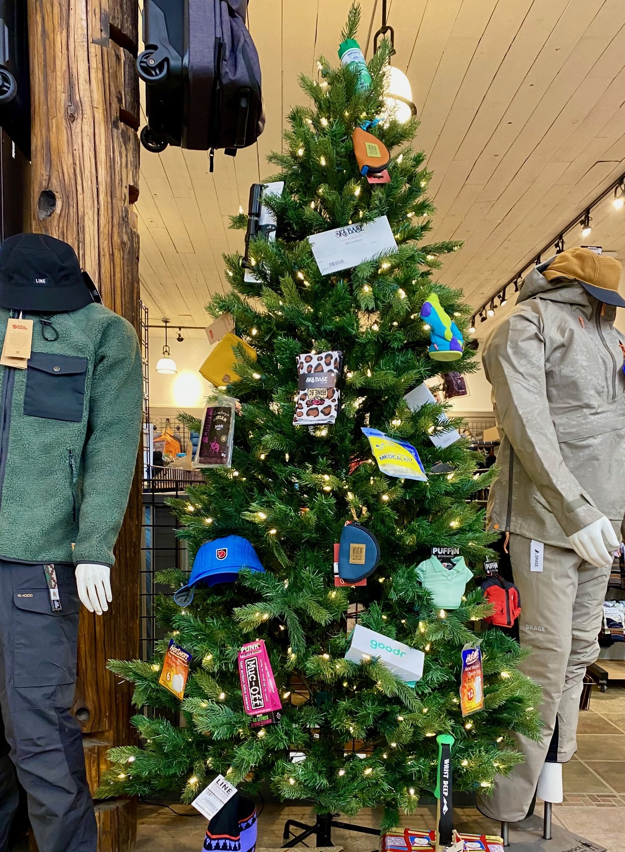 Ski Base Holiday Gift Guide 2023