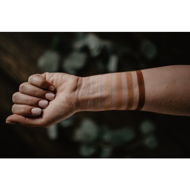 Porcelain-- Sheer Matte Pressed Mineral Foundation (Compact)