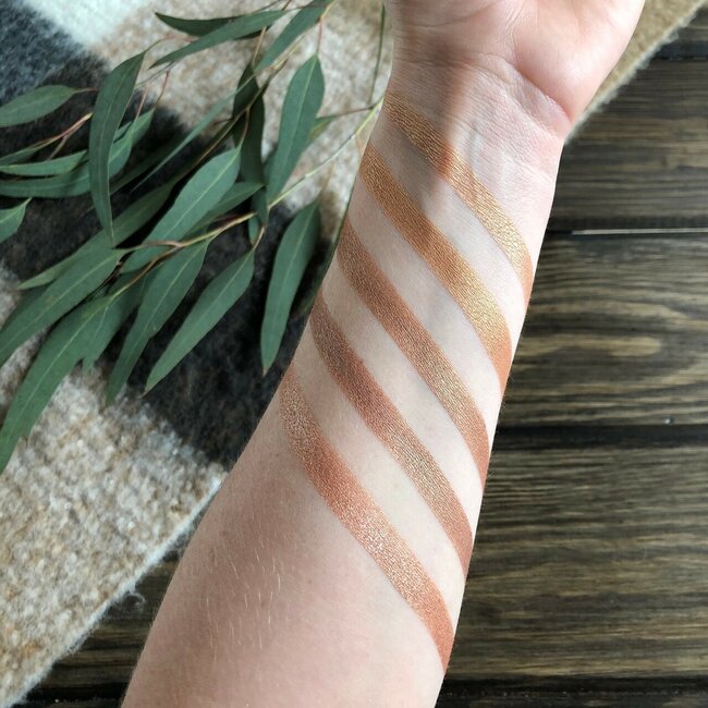 Earth Bronzer -- Luminous Mineral Powder