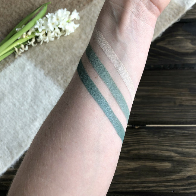 Reminisce — Pressed Mineral Eye Color (Compact)