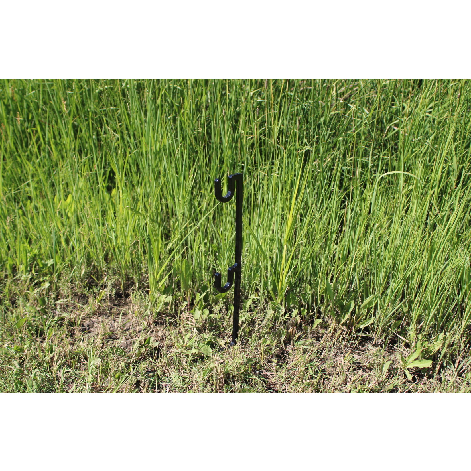 ENGAGE PRECISION ENGAGE PRECISION AR500 STEEL SHEPHERD HOOK TARGET STAND, 3/8”, 24” HEIGHT, W/ 2 HOOKS, BLACK