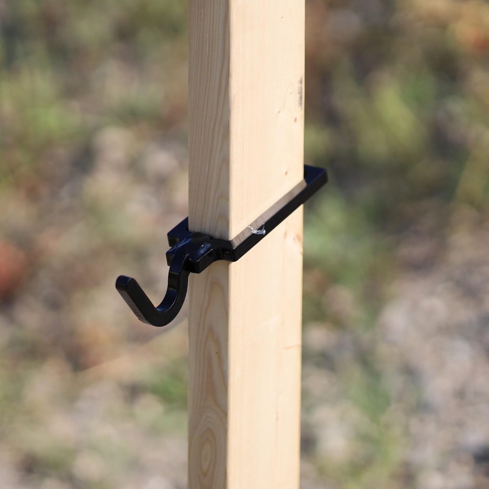 ENGAGE PRECISION ENGAGE PRECISION AR500 STEEL 2X4 POST TARGET HOOK, 3/8”, BLACK