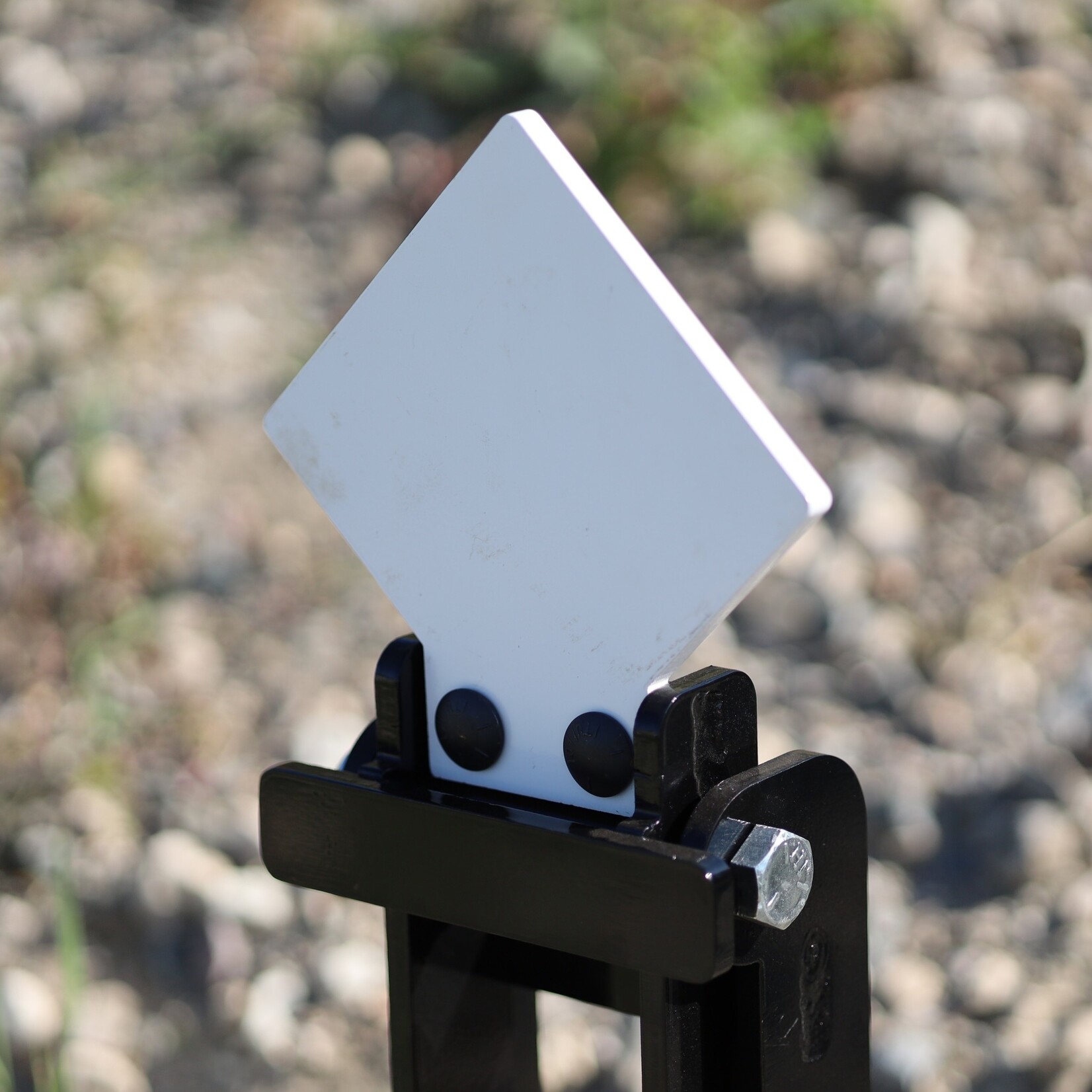 ENGAGE PRECISION ENGAGE PRECISION AR500 STEEL RIFLE GRAVITY POPPER TARGET, 3/8”, DIAMOND GONG, 6”, WHITE