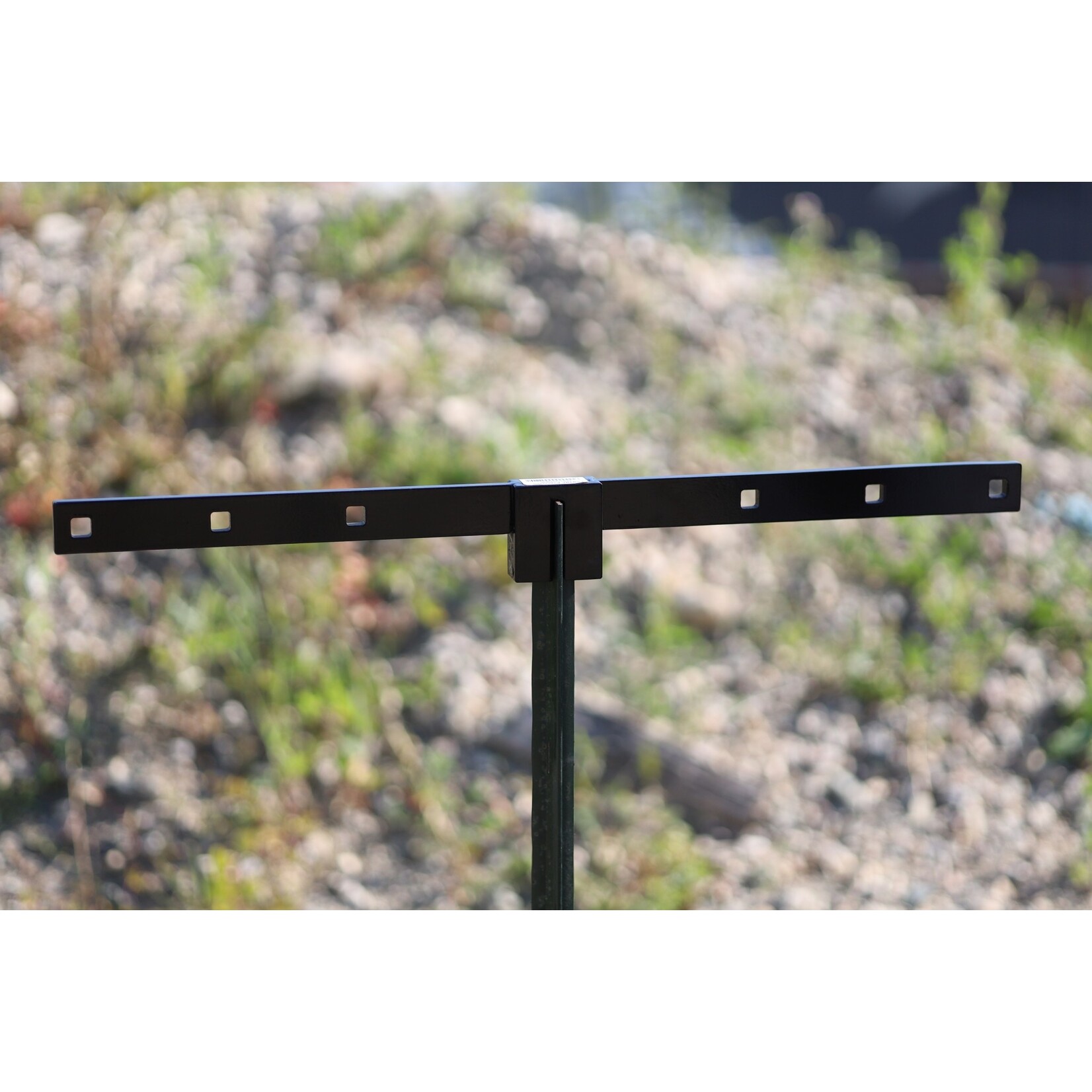 ENGAGE PRECISION ENGAGE PRECISION AR500 STEEL T POST DOUBLE HANGER, 3/8”, 30”, BLACK