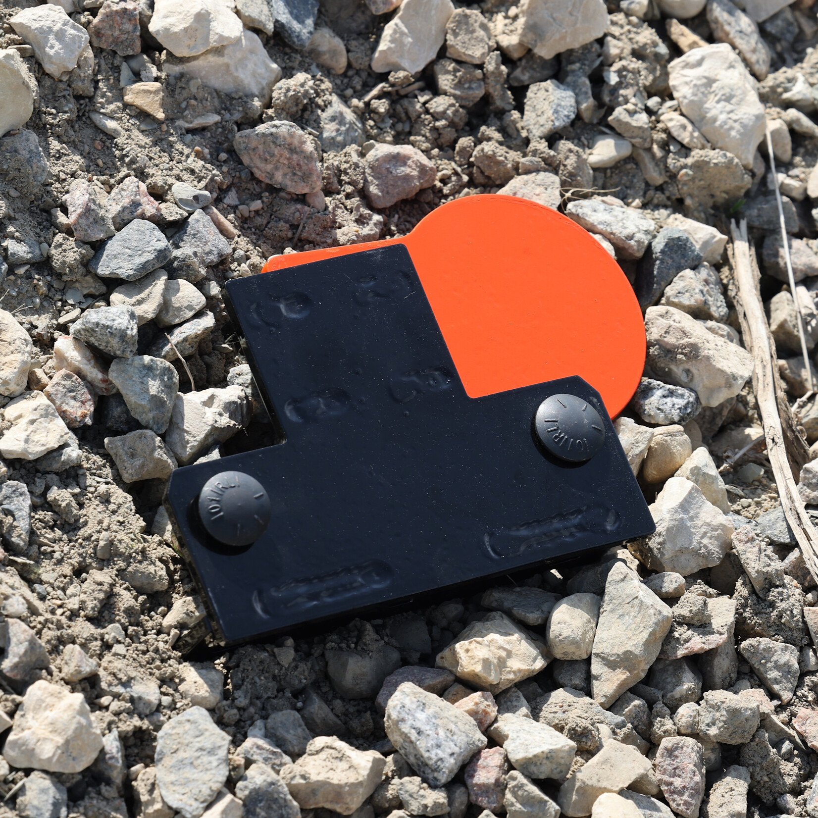 ENGAGE PRECISION ENGAGE PRECISION AR500 STEEL RIMFIRE REACTIVE HOSTAGE RIFLE TARGET KIT, 1/4”, W/ 4” PADDLE, FOR 1/2 IPSC, WHITE/ORANGE