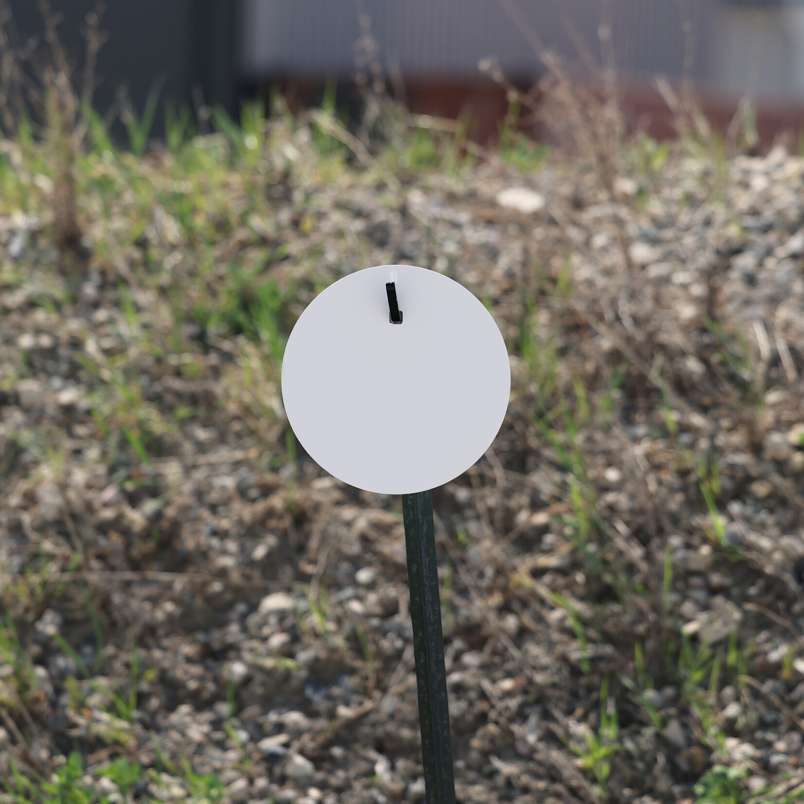 ENGAGE PRECISION ENGAGE PRECISION AR500 STEEL RIFLE TARGET ROUND PLATE, STEEL CHALLENGE, ONE HOLE, 3/8”, 10”, WHITE