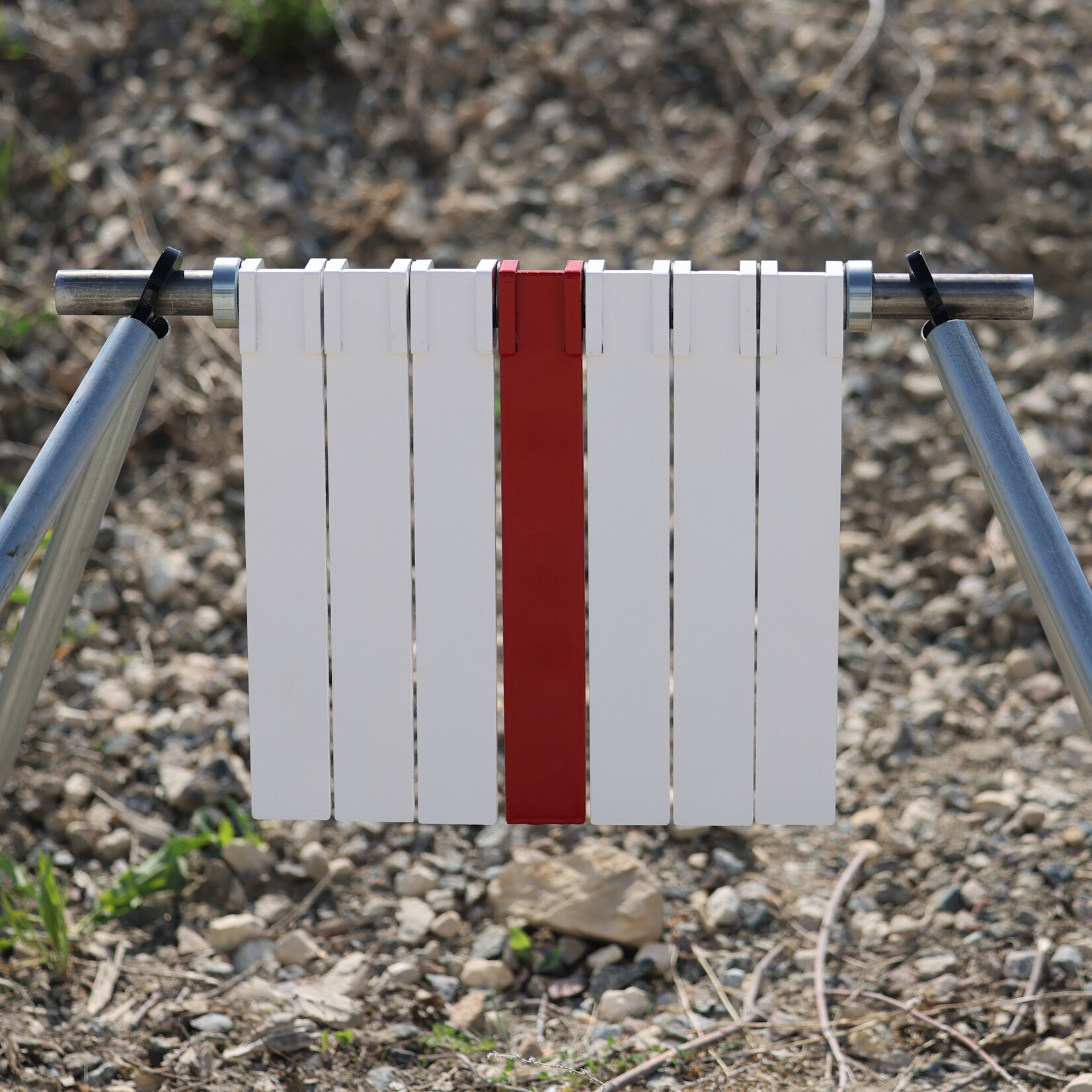 ENGAGE PRECISION ENGAGE PRECISION AR500 STEEL RIFLE REACTIVE WINDAGE TARGET, 3/8”, W/ 7 TARGETS, 14X14”, WHITE/RED