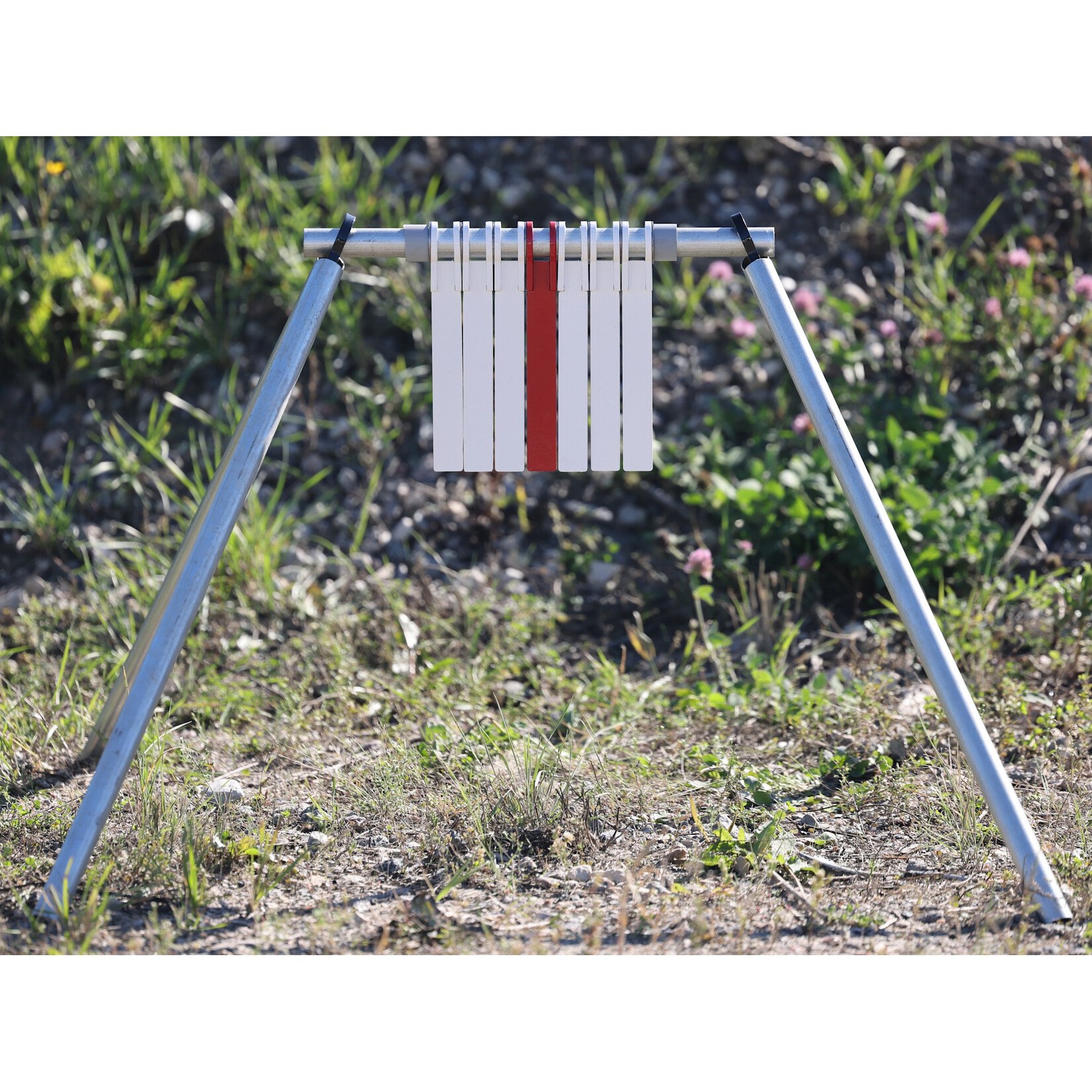 ENGAGE PRECISION ENGAGE PRECISION AR500 STEEL RIMFIRE REACTIVE WINDAGE TARGET, 1/4”, W/ 7 TARGETS, 8X8”, WHITE/RED