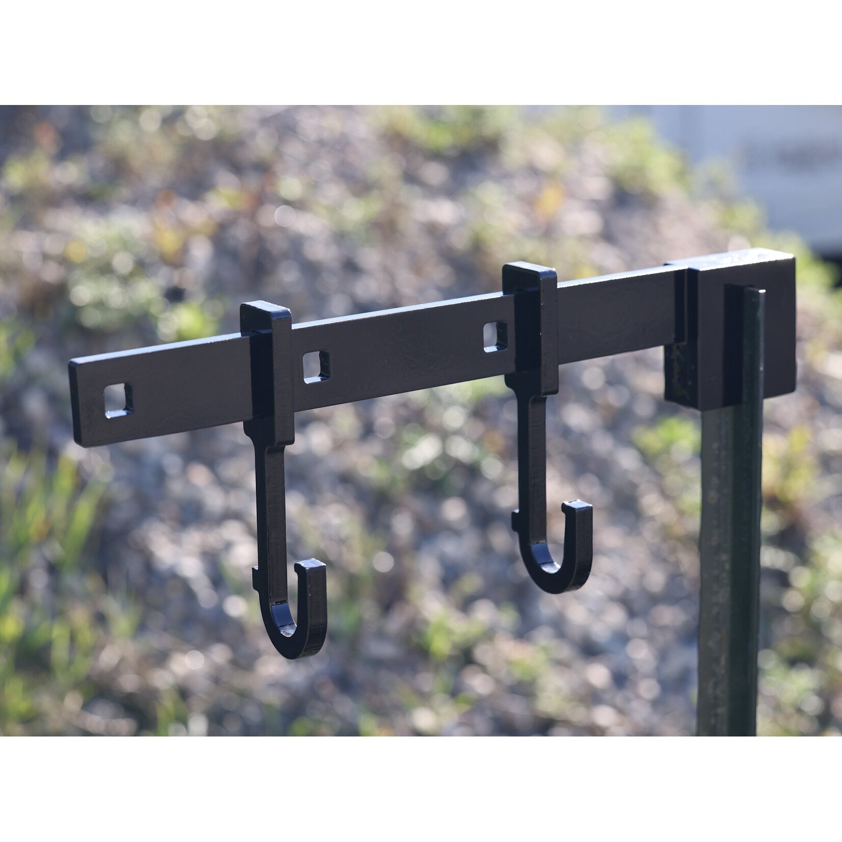 ENGAGE PRECISION ENGAGE PRECISION AR500 STEEL T POST SIDE HANGER J HOOK, 3/8", BLACK, SET OF TWO