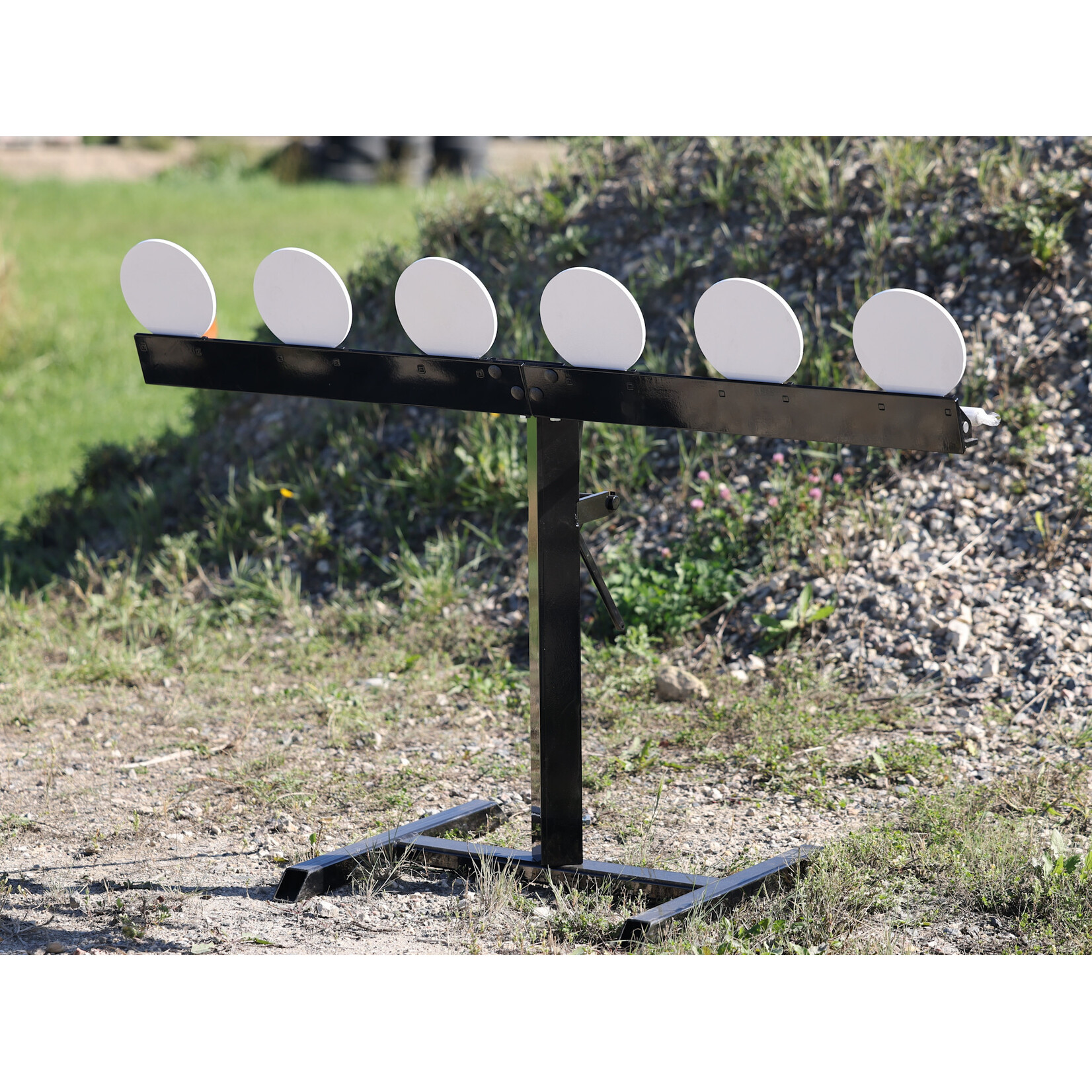 ENGAGE PRECISION ENGAGE PRECISION AR500 STEEL RIFLE REACTIVE PLATE RACK TARGET, 3/8”, W/ SIX 8” PADDLES, BLACK/WHITE