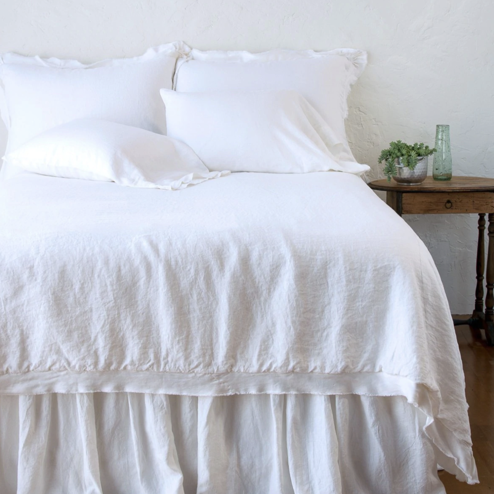 Bella Notte Delphine Coverlet, Satin Raw Edge Flange