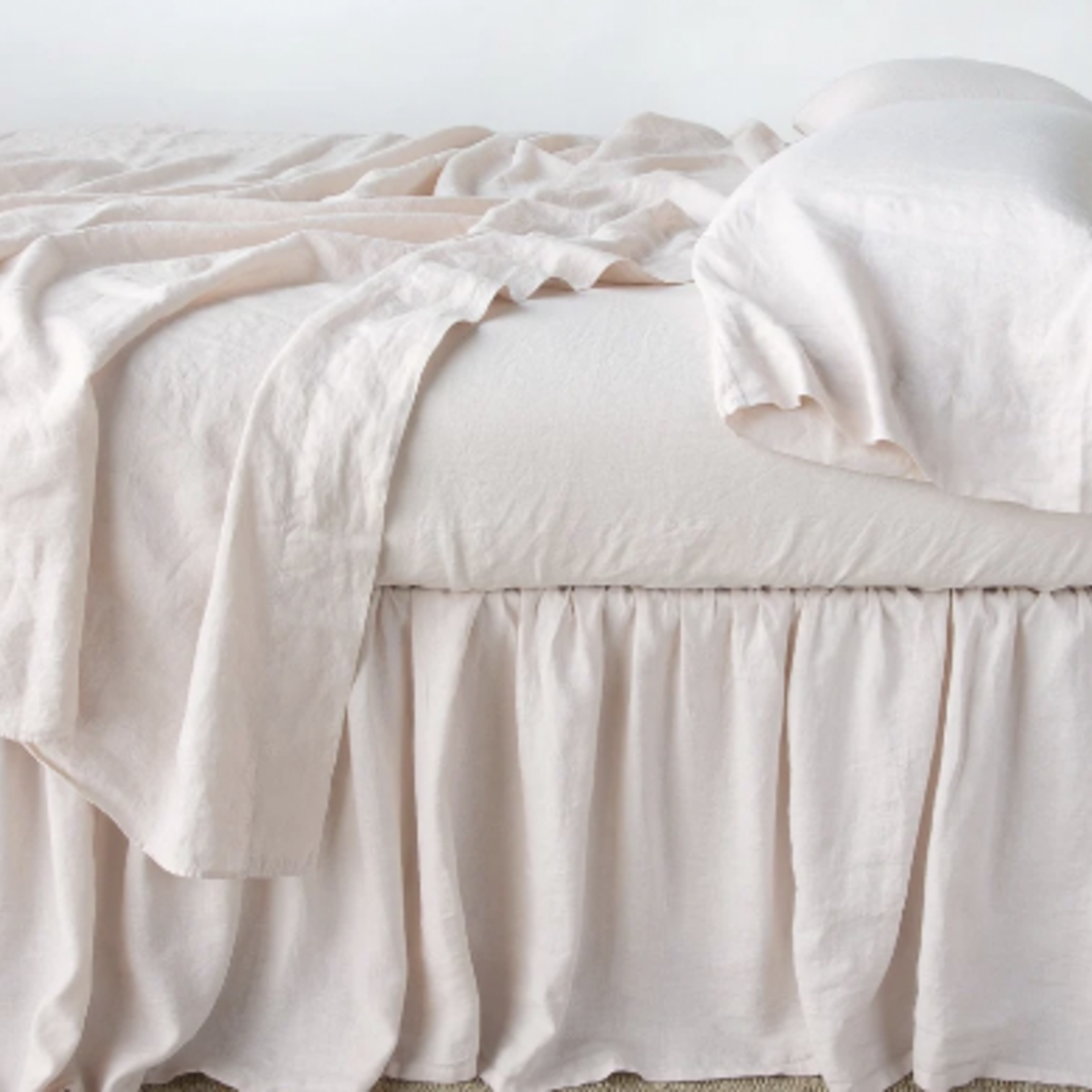 Bella Notte Linen Bed Skirt