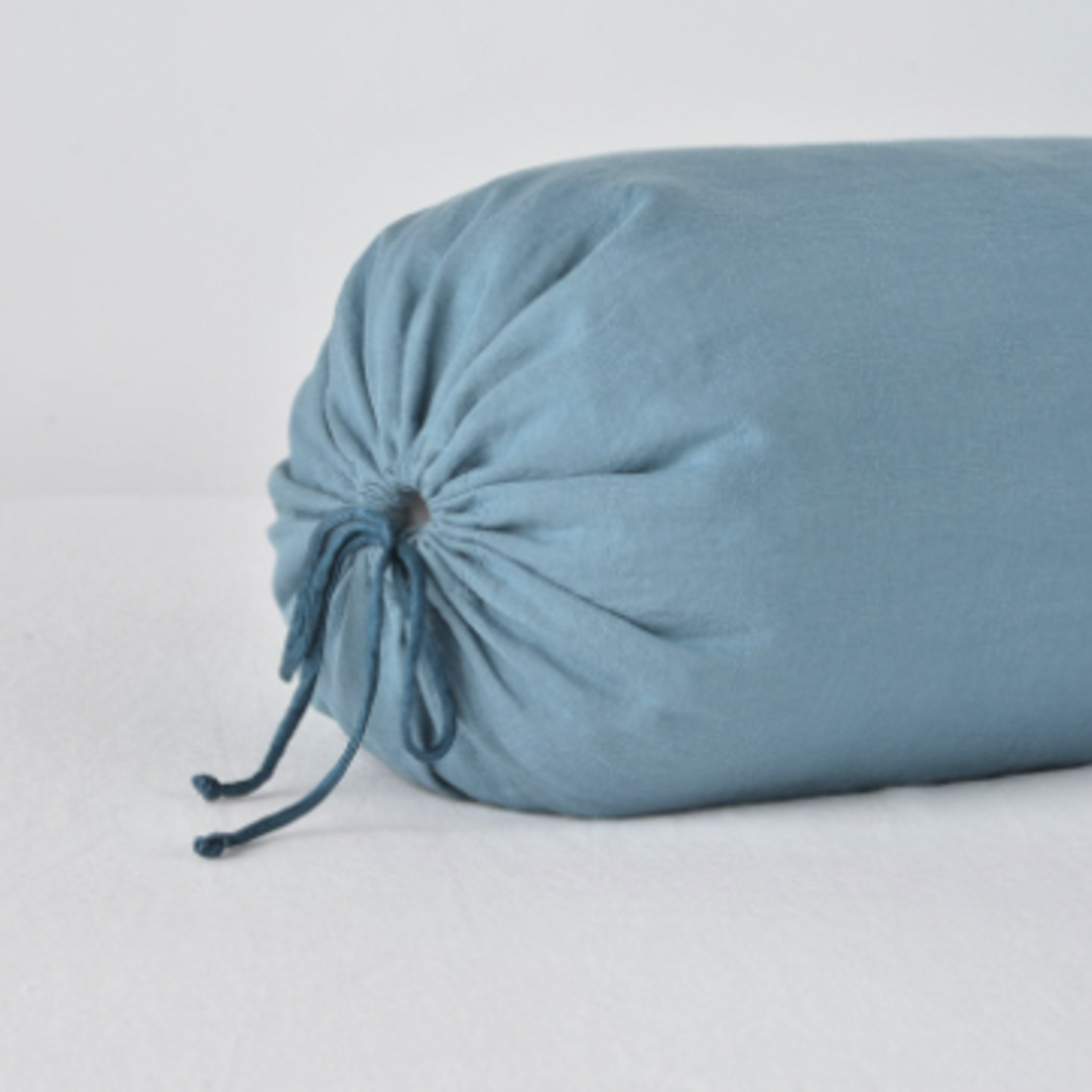Bella Notte Linen Throw Pillow, Bolster 9x39