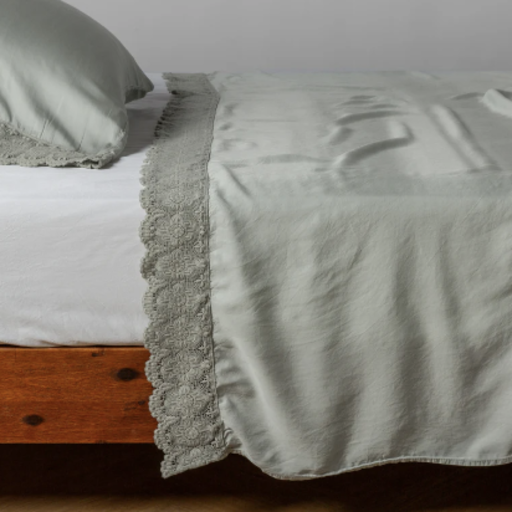 Bella Notte Madera Luxe Pillowcase with Donella Lace