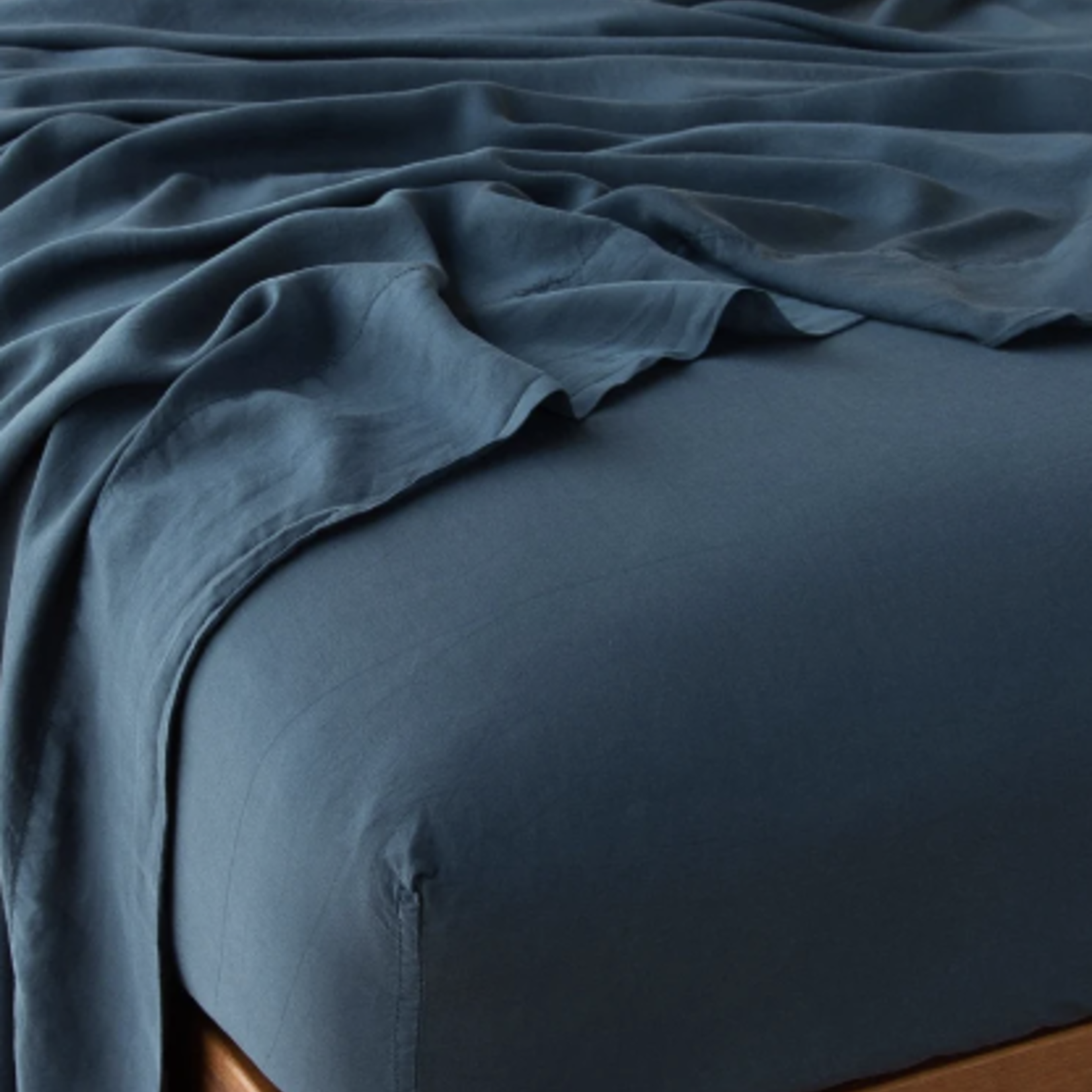 Bella Notte Renewal Madera Luxe Fitted Sheet Midnight Eastern King