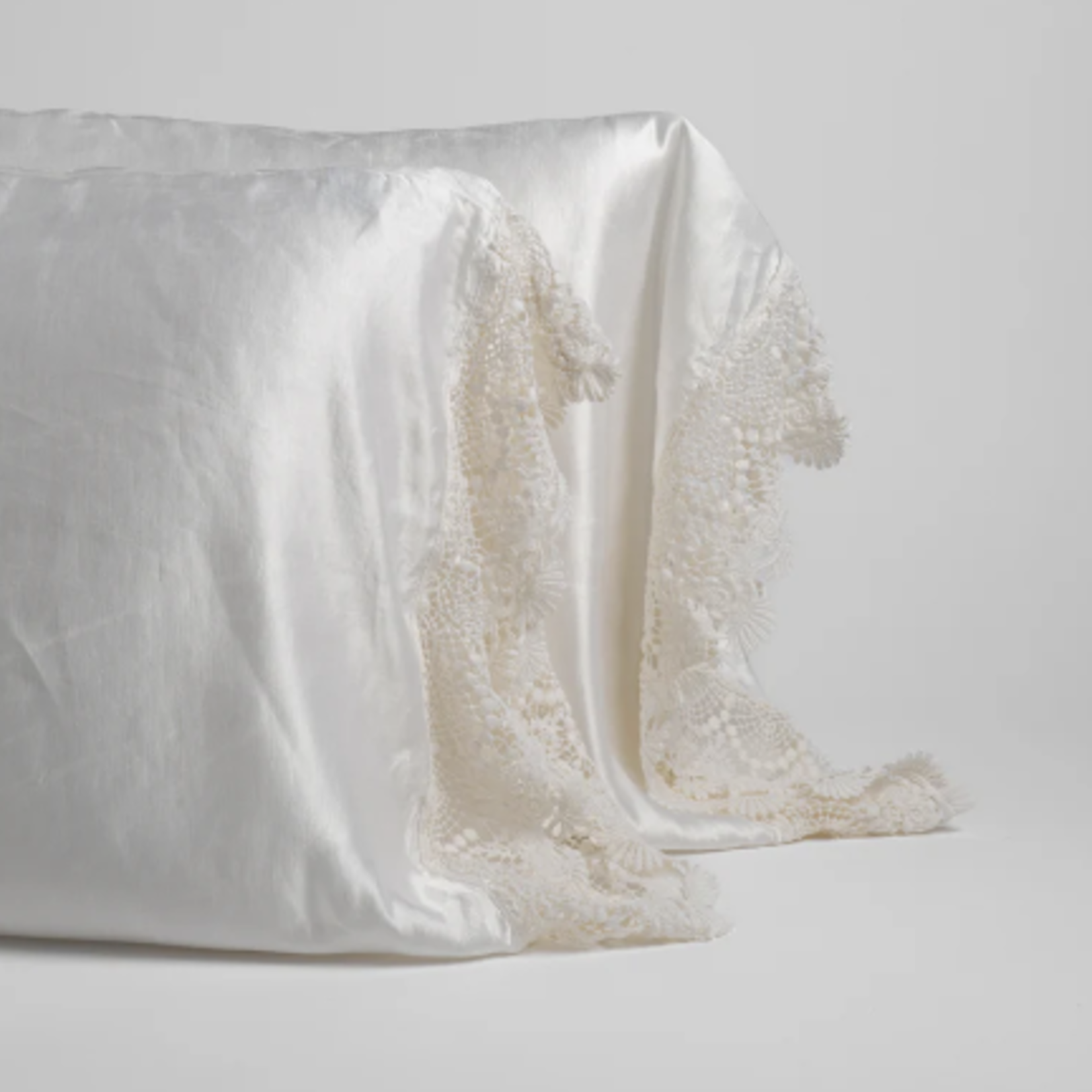 Bella Notte Paloma Pillowcase Cotton Lace Trim