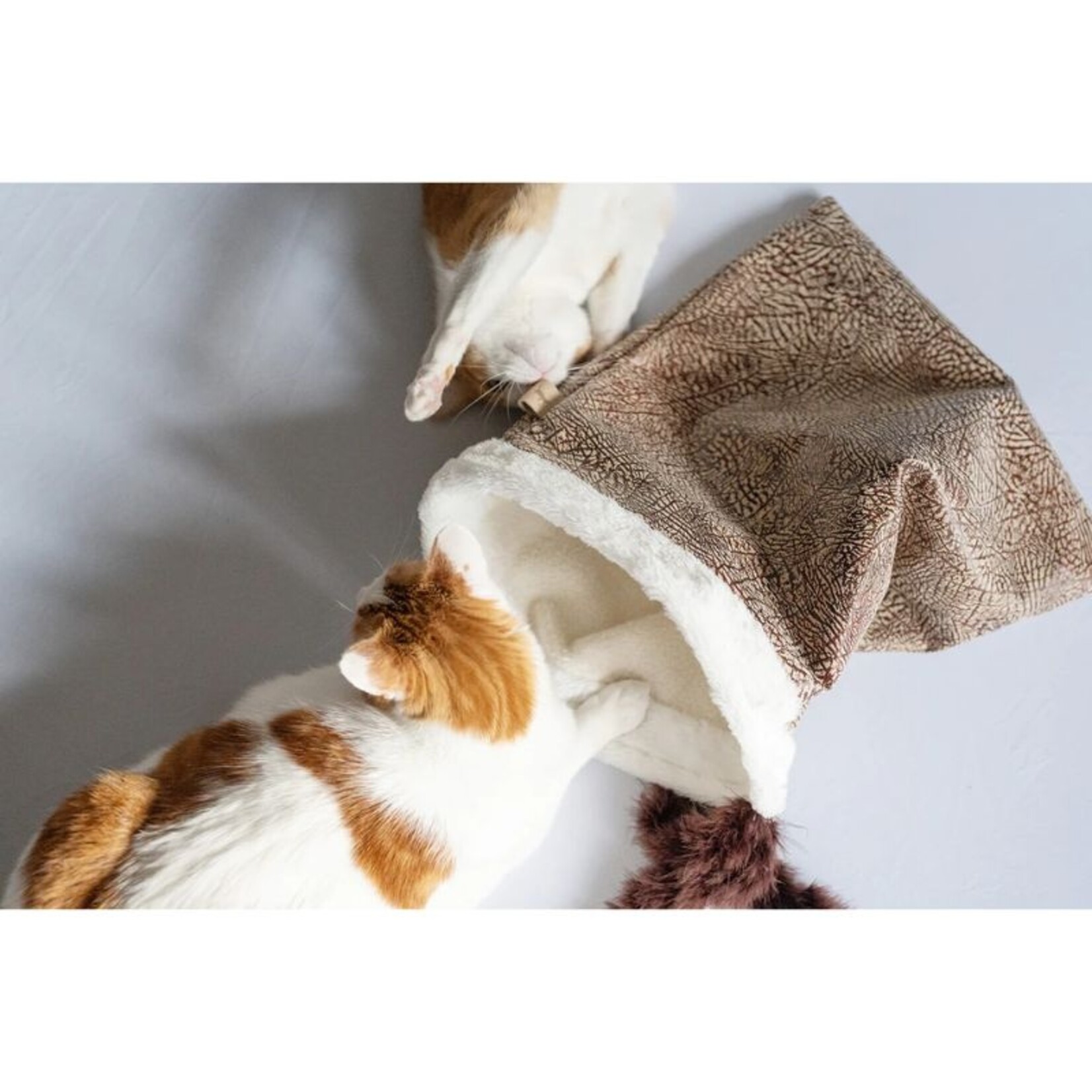 P.L.A.Y. Light Grey - Crinkle Sack for Cat -  P.L.A.Y.