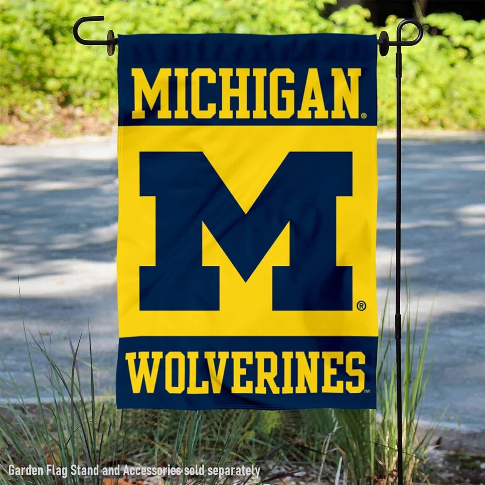 Sewing Concepts Michigan Wolverines Garden 13'' x 18" 3 panel Blue-Gold-Blue w/ Blue M