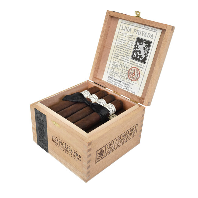 Liga Privada Liga Privada No. 9 Robusto Box of 24
