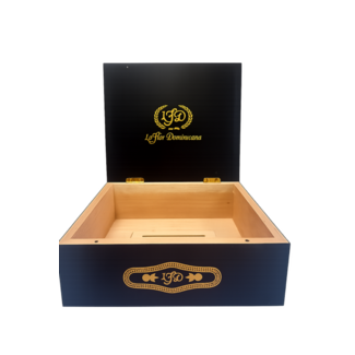 La Flor Dominicana Black Box