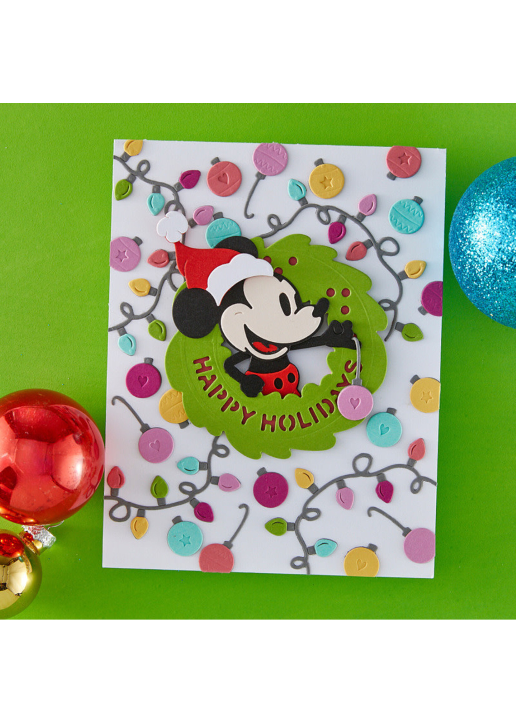 Spellbinders Spellbinders Die, S6-265 Classic Mouse Holiday Wreath