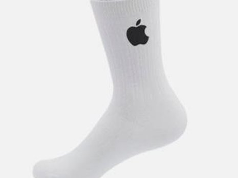 Apple будет выпускать умные носки