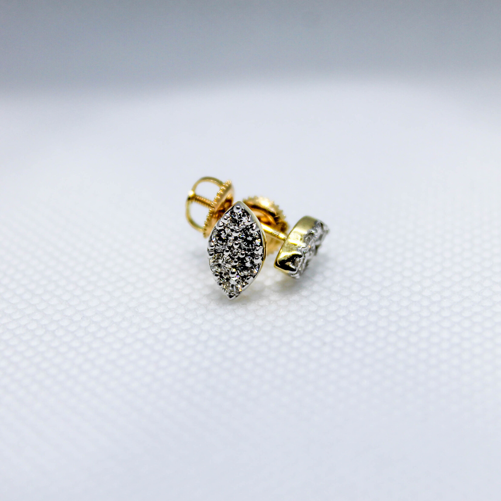 14k Earrings 14k  yg .5ct  1.5gr #38869