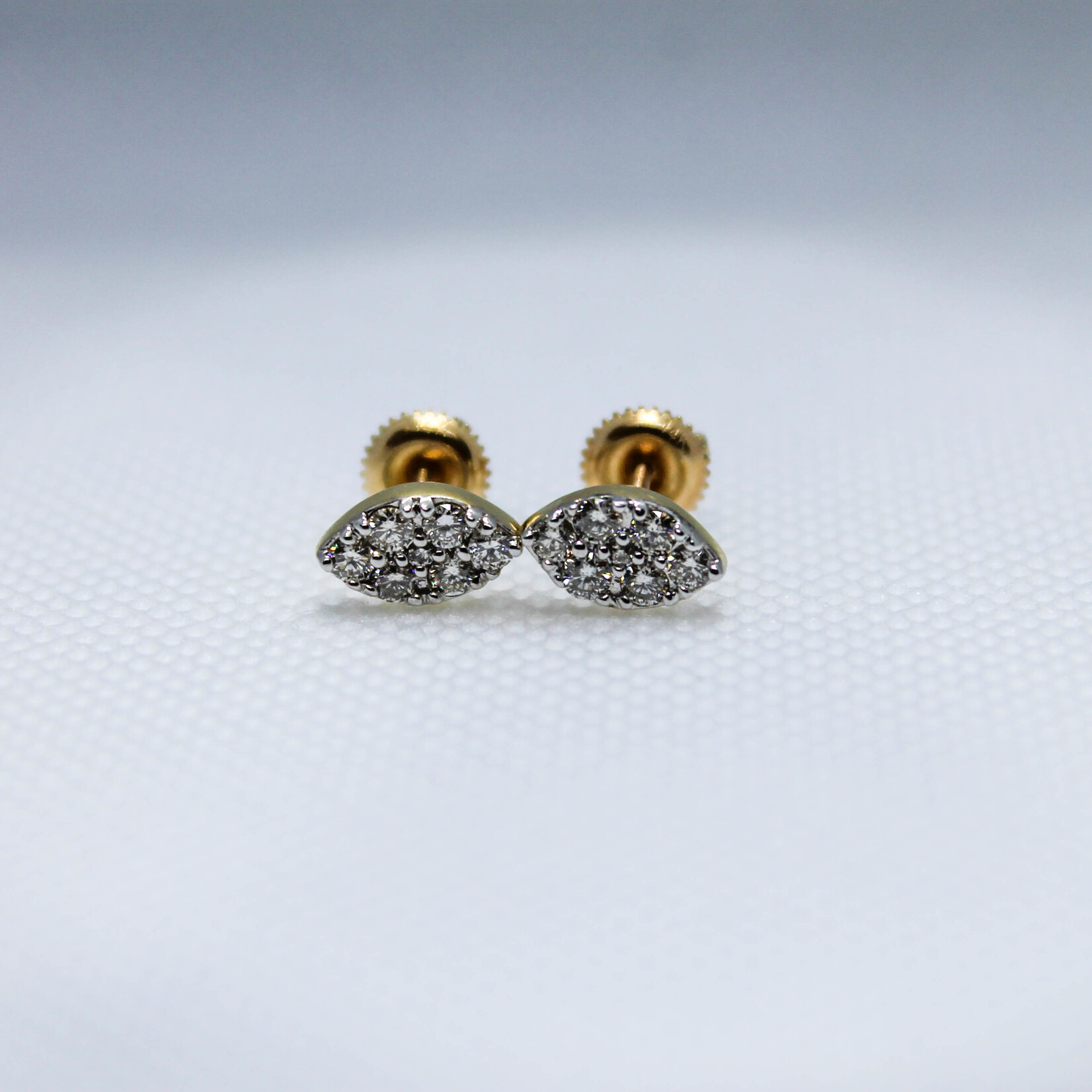 14k Earrings 14k  yg .5ct  1.5gr #38869