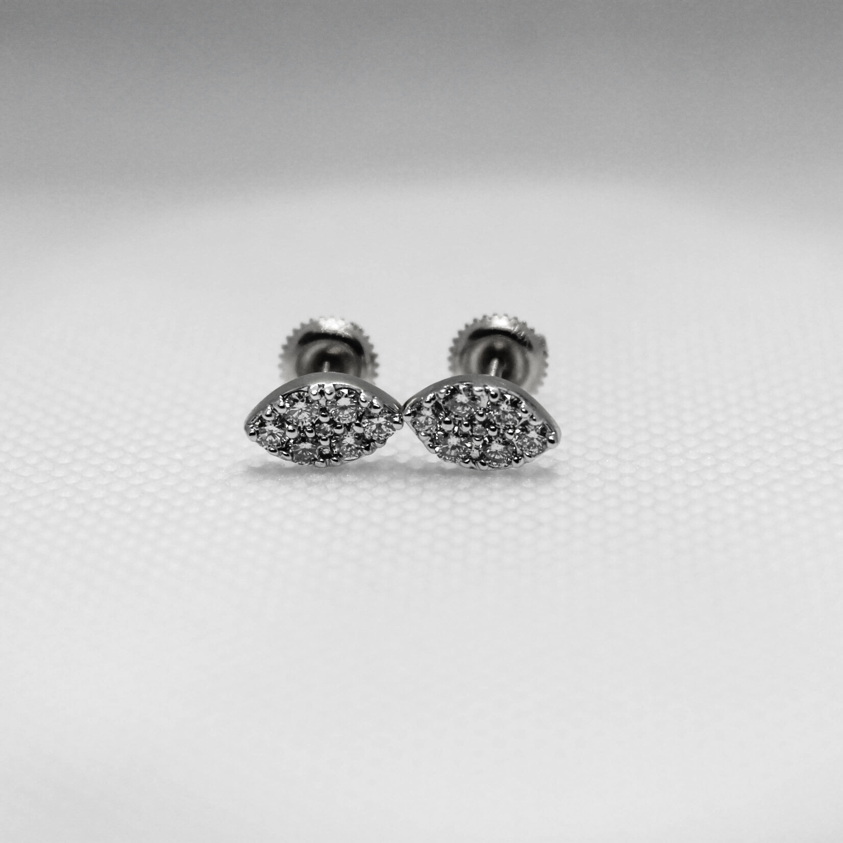 14k Earrings 14k wg .5ct 1.6gr #38957