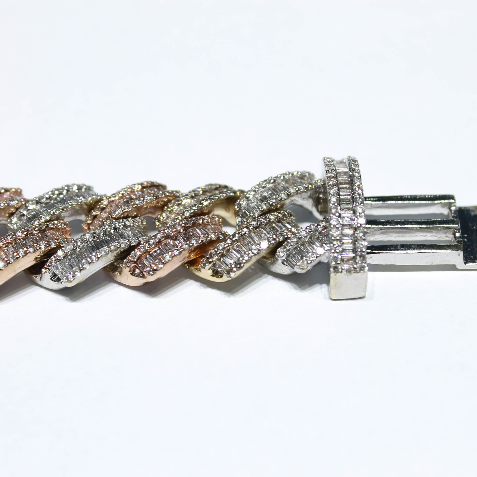 10k Bracelets 10k r/wg 107.7g 16mm 8" 13.5ct bag