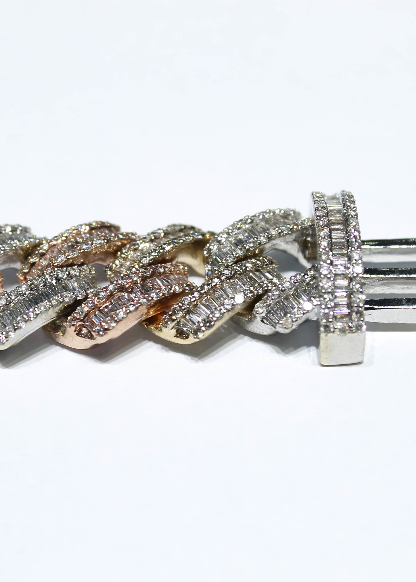 10k Bracelets 10k r/wg 107.7g 16mm 8" 13.5ct bag