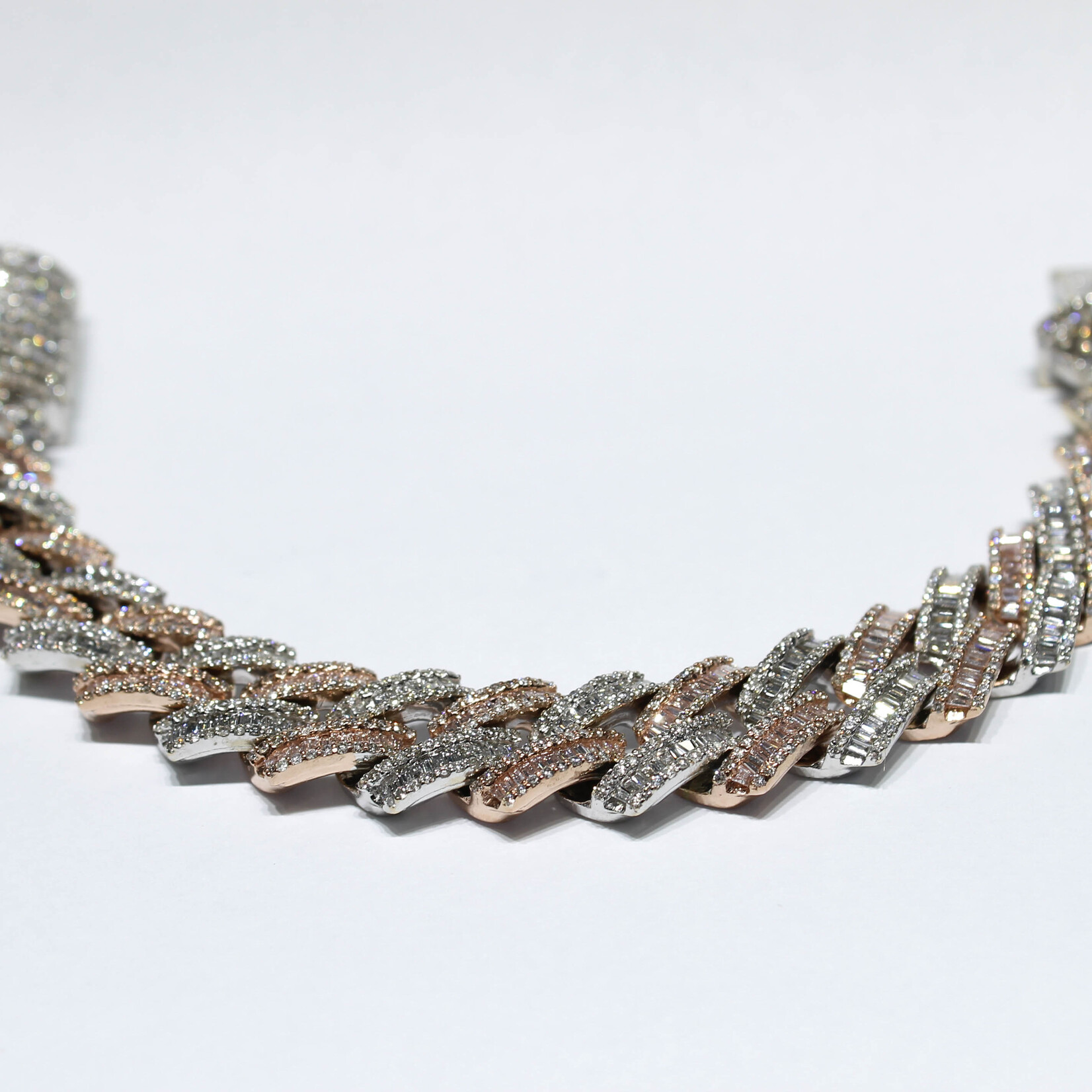 10k Bracelets 10k r/wg 107.7g 16mm 8" 13.5ct bag