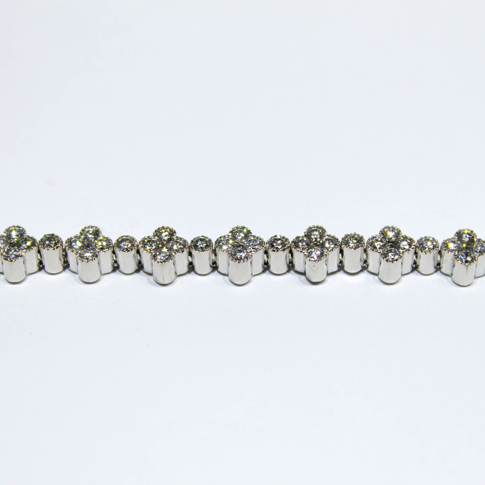 14k Bracelets 14k wg 15.1g 3ct clover #48414