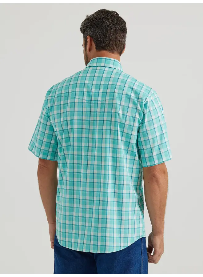 Men's Wrinkle Resist Short Sleeve Snap Shirt in Racing Turquoise