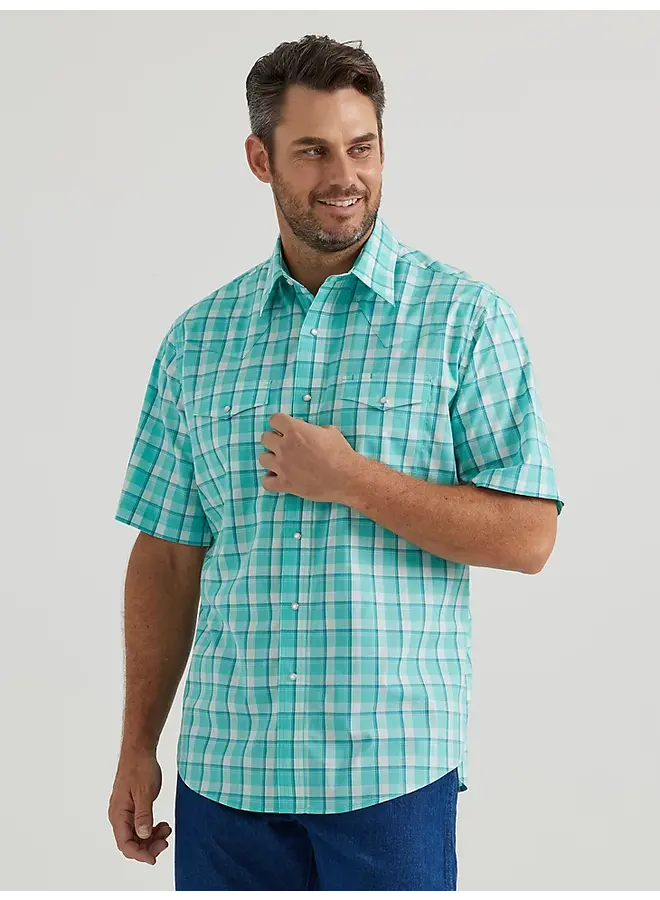 Men's Wrinkle Resist Short Sleeve Snap Shirt in Racing Turquoise
