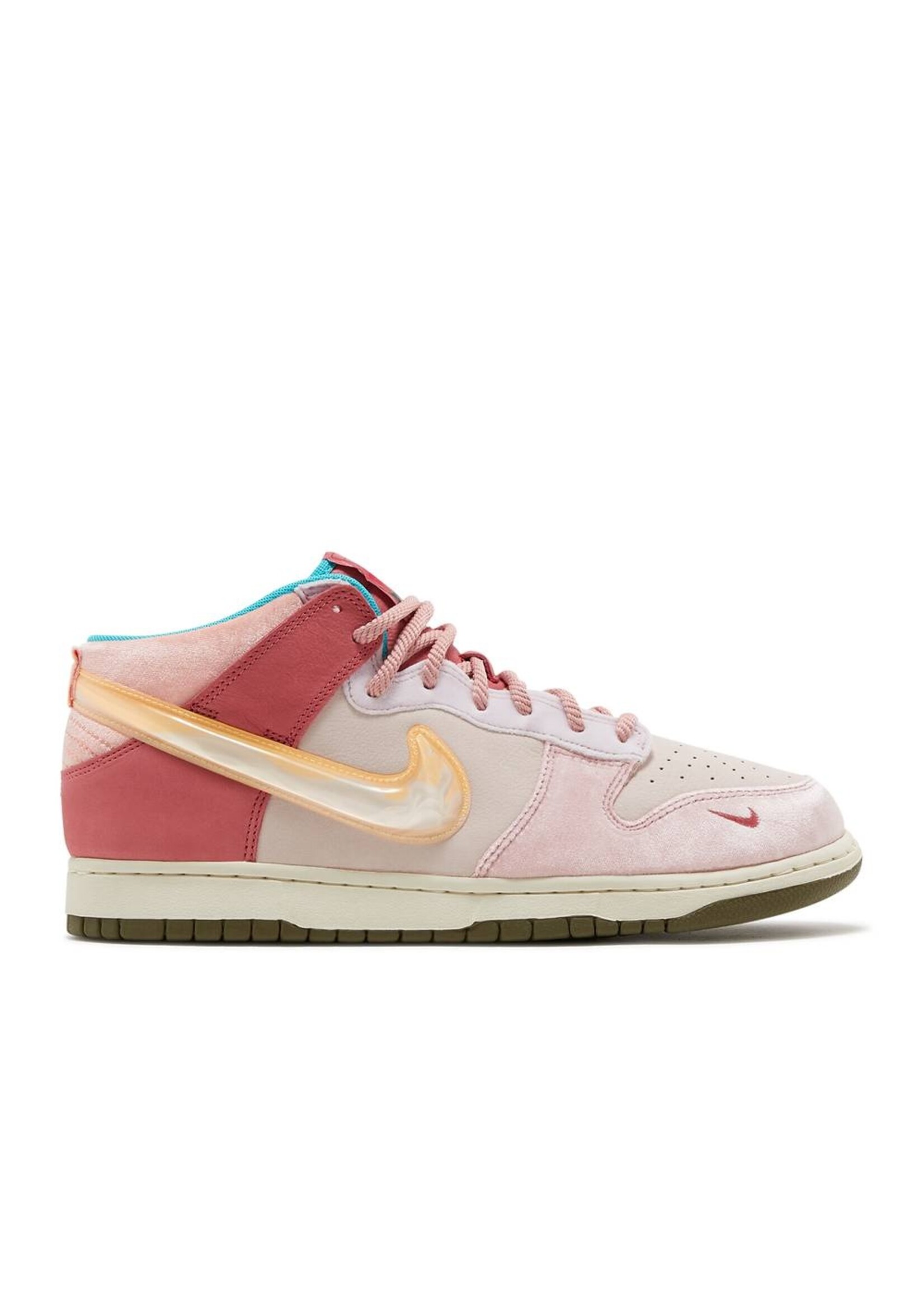 Nike Nike SB Dunk Mid Social Status Strawberry Milk