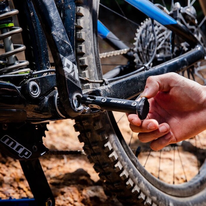 Giant Clutch crank Storage