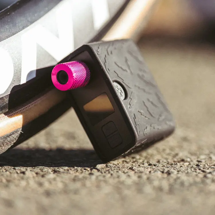 Muc-Off  Airmach Electric Mini Inflator, Pompe