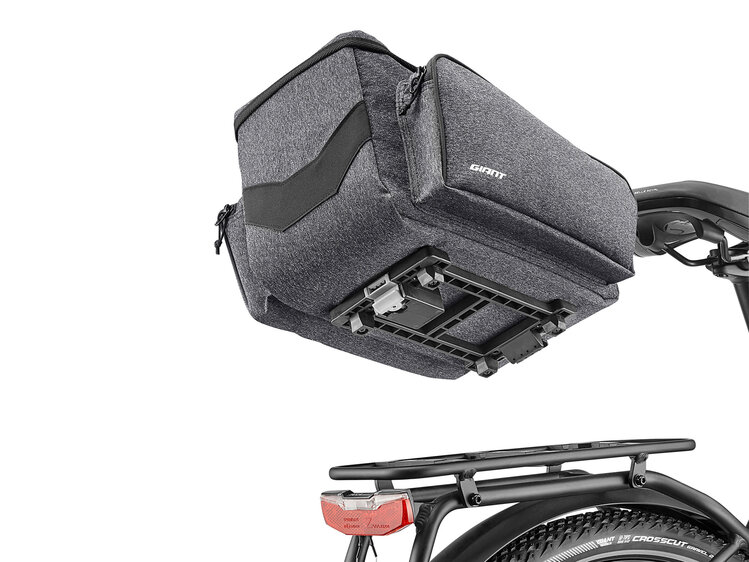 Giant MIK trunk bag Capacity: 11L