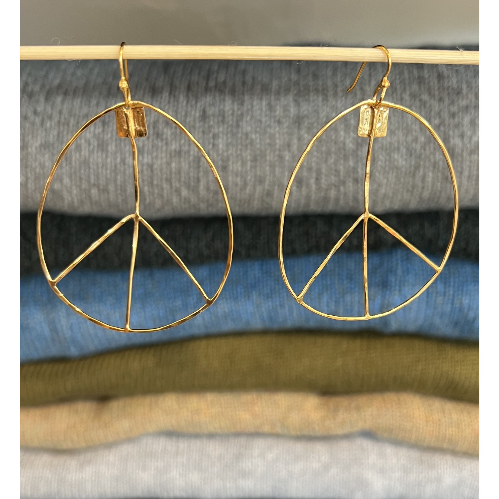 DeNev Large 18kt Yellow Gold Hammered Vermeil Peace Sign Earrings