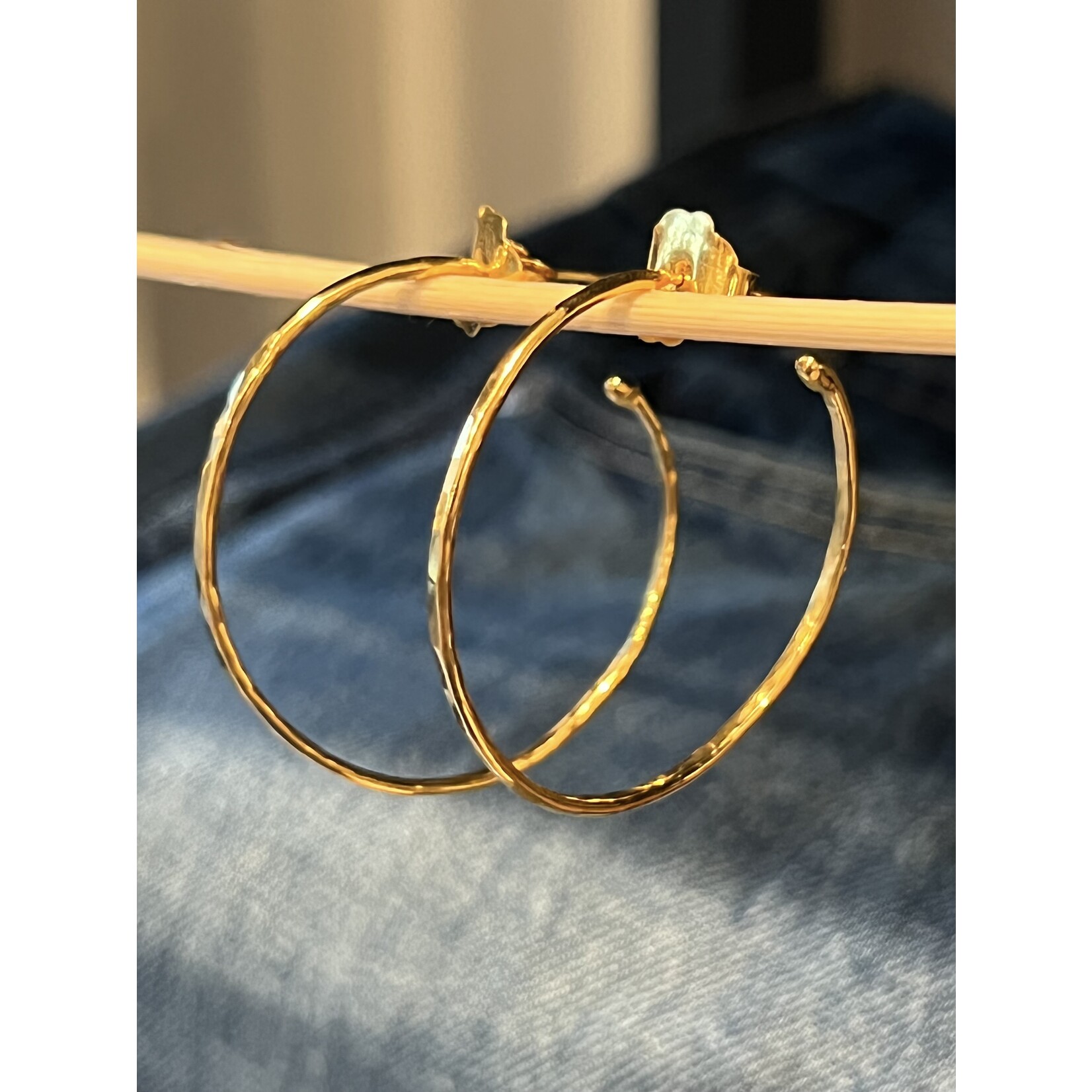 DeNev Medium 18kt Polished Yellow Gold Vermeil Soft Hammer Hoop Earrings