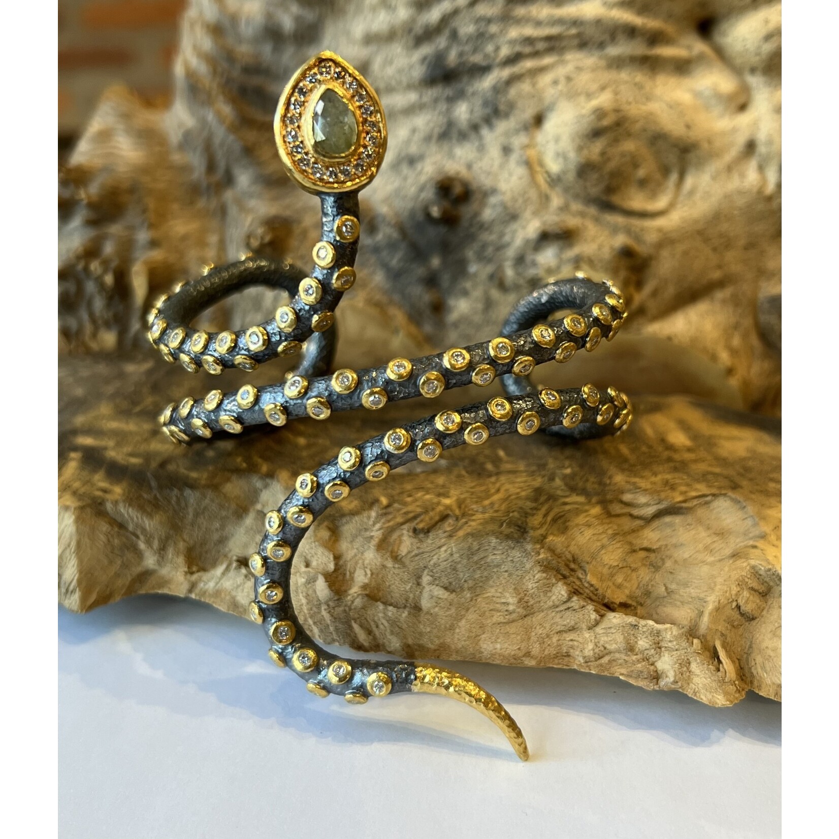 ARA Collection Collection Diamond Snake Cuff