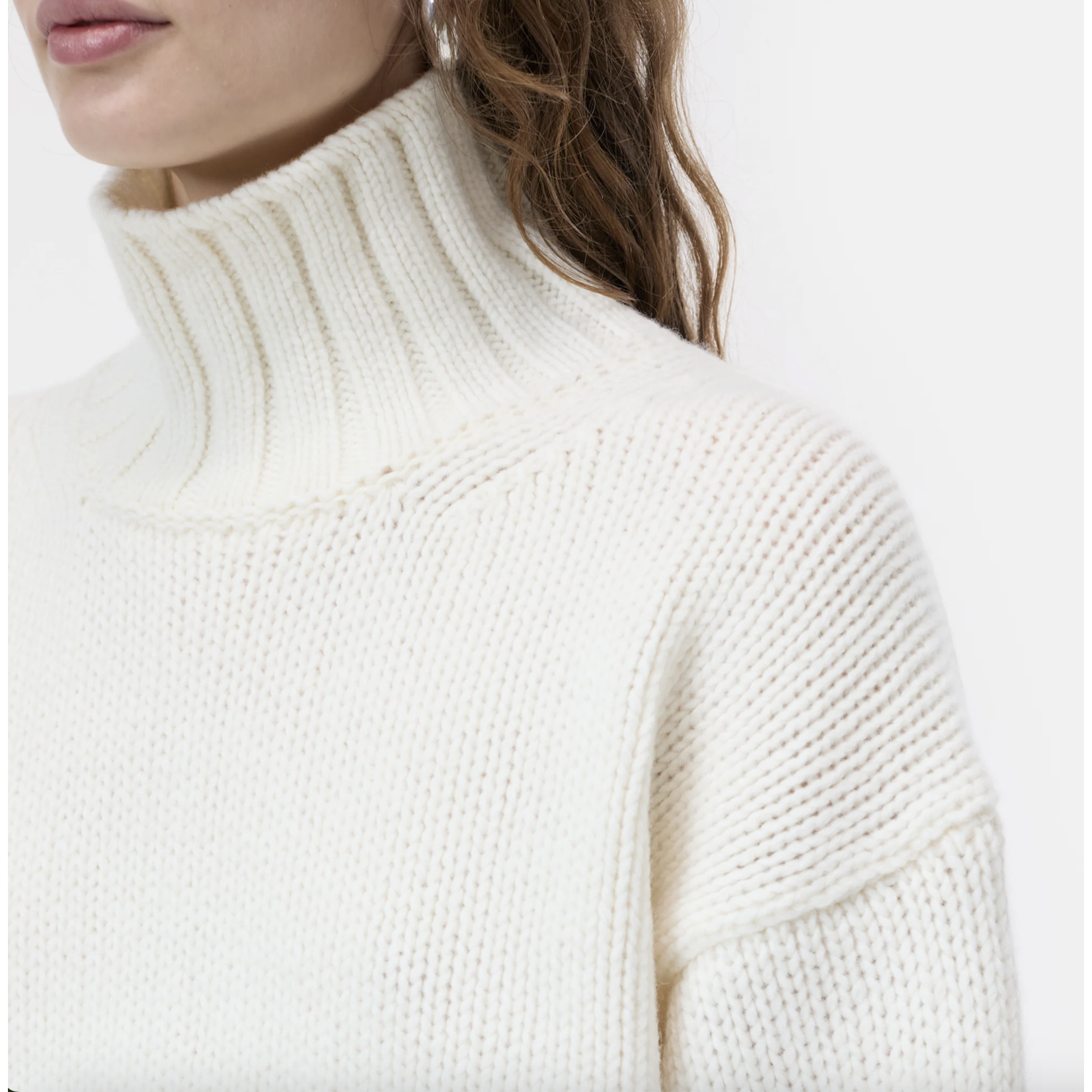 Closed Rollneck Long Sleeve Knit