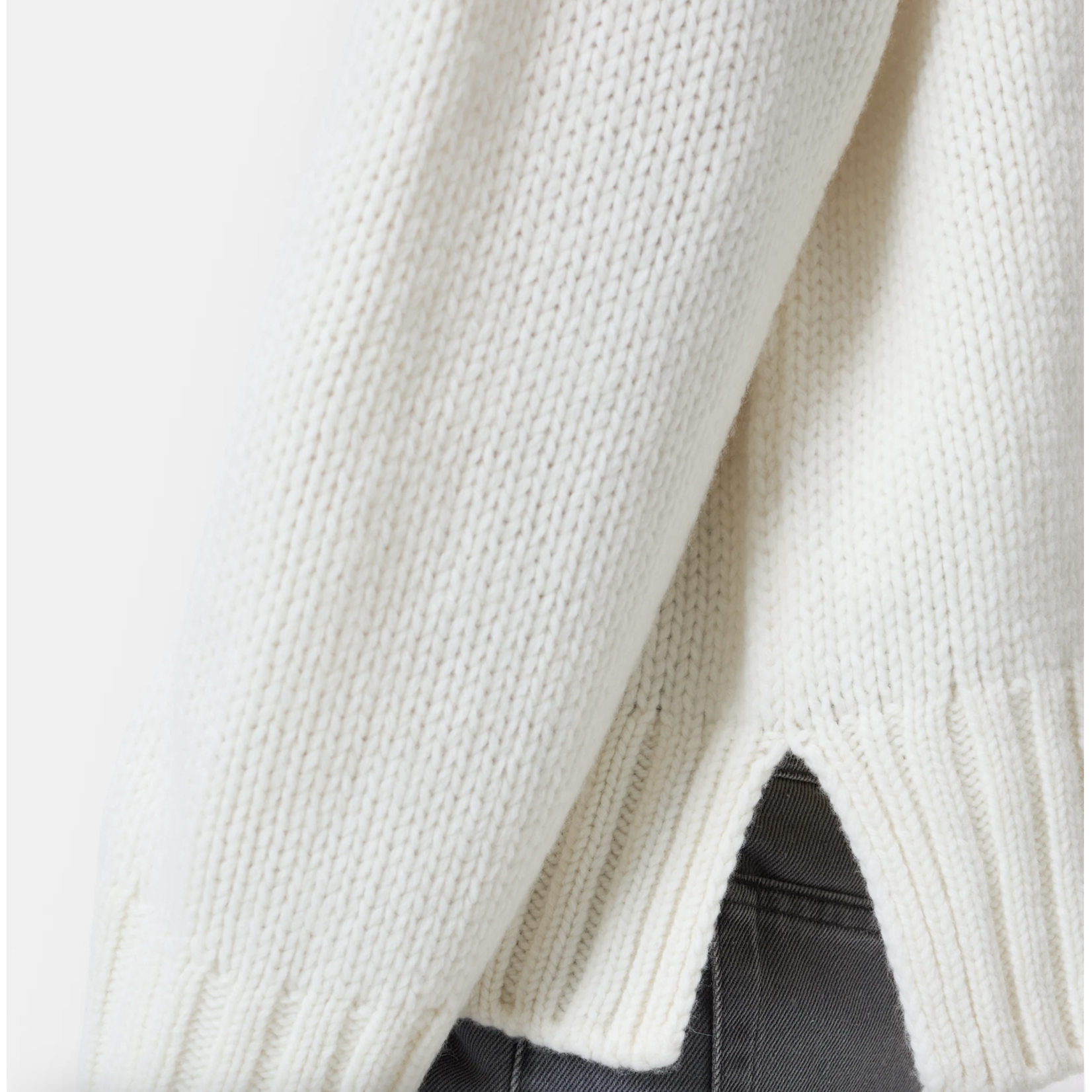 Closed Rollneck Long Sleeve Knit