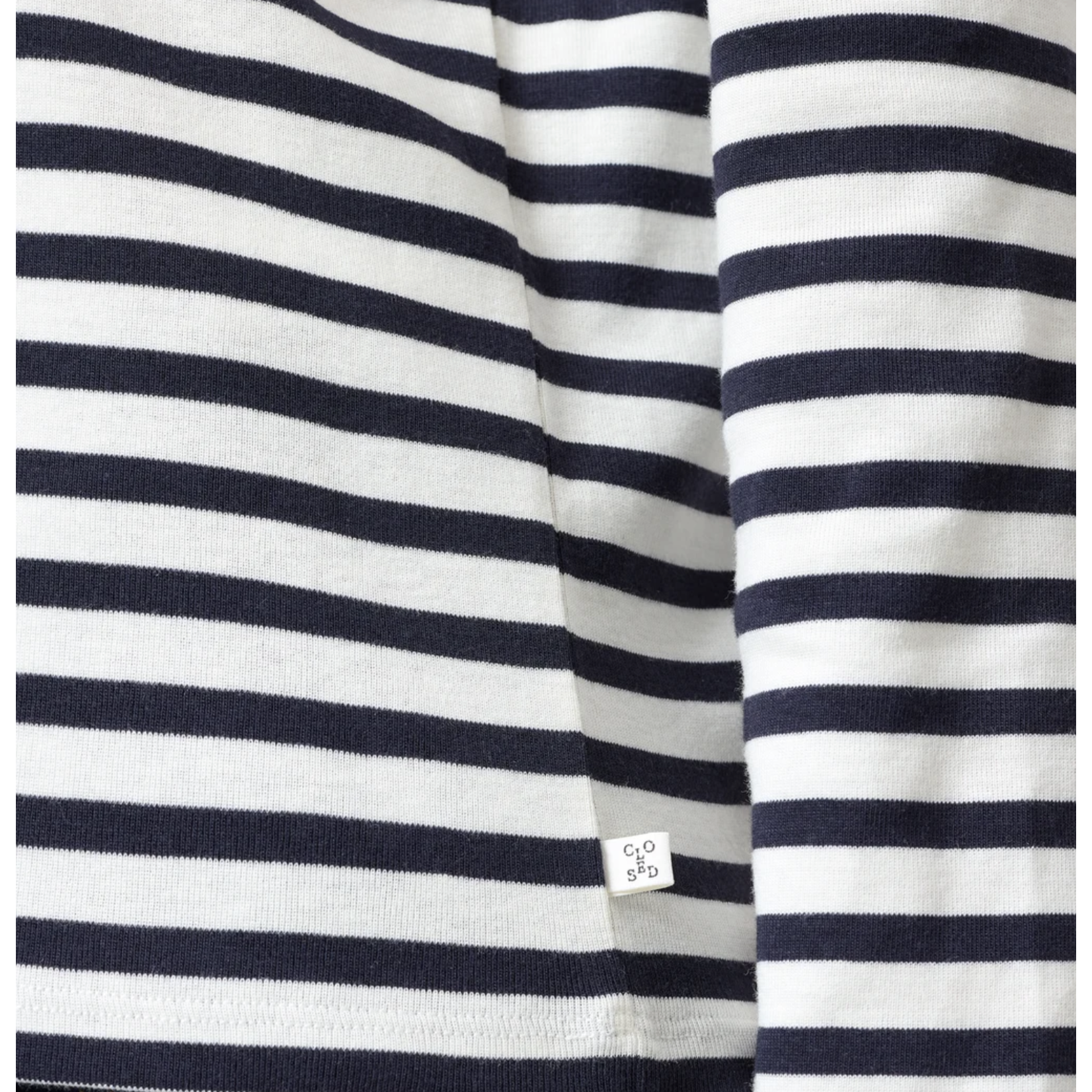 Closed Basic Longsleeve