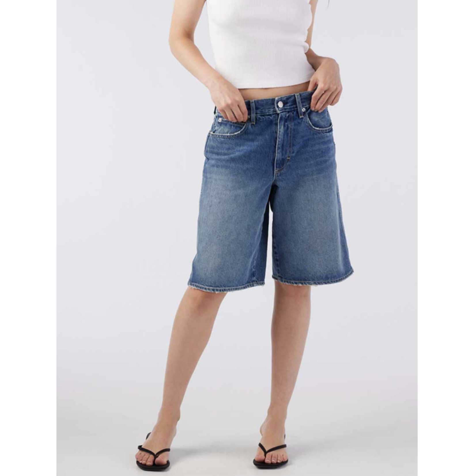 AMO Laura Short