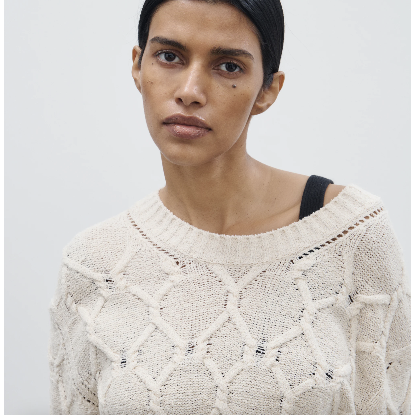 Closed Short-Sleeved Knitted Jumper