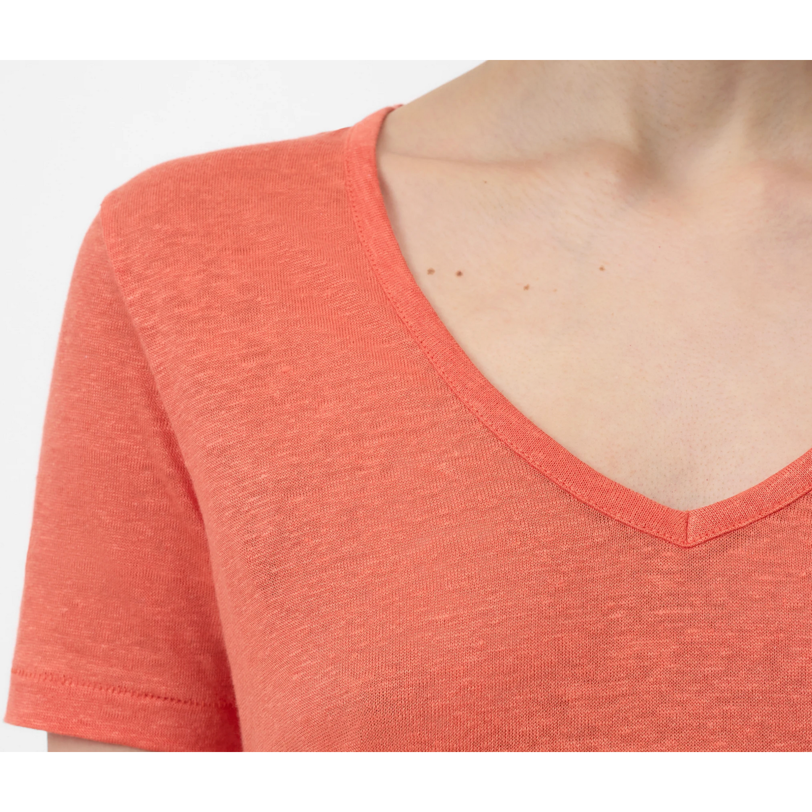 Closed Linen V-Neck T-Shirt
